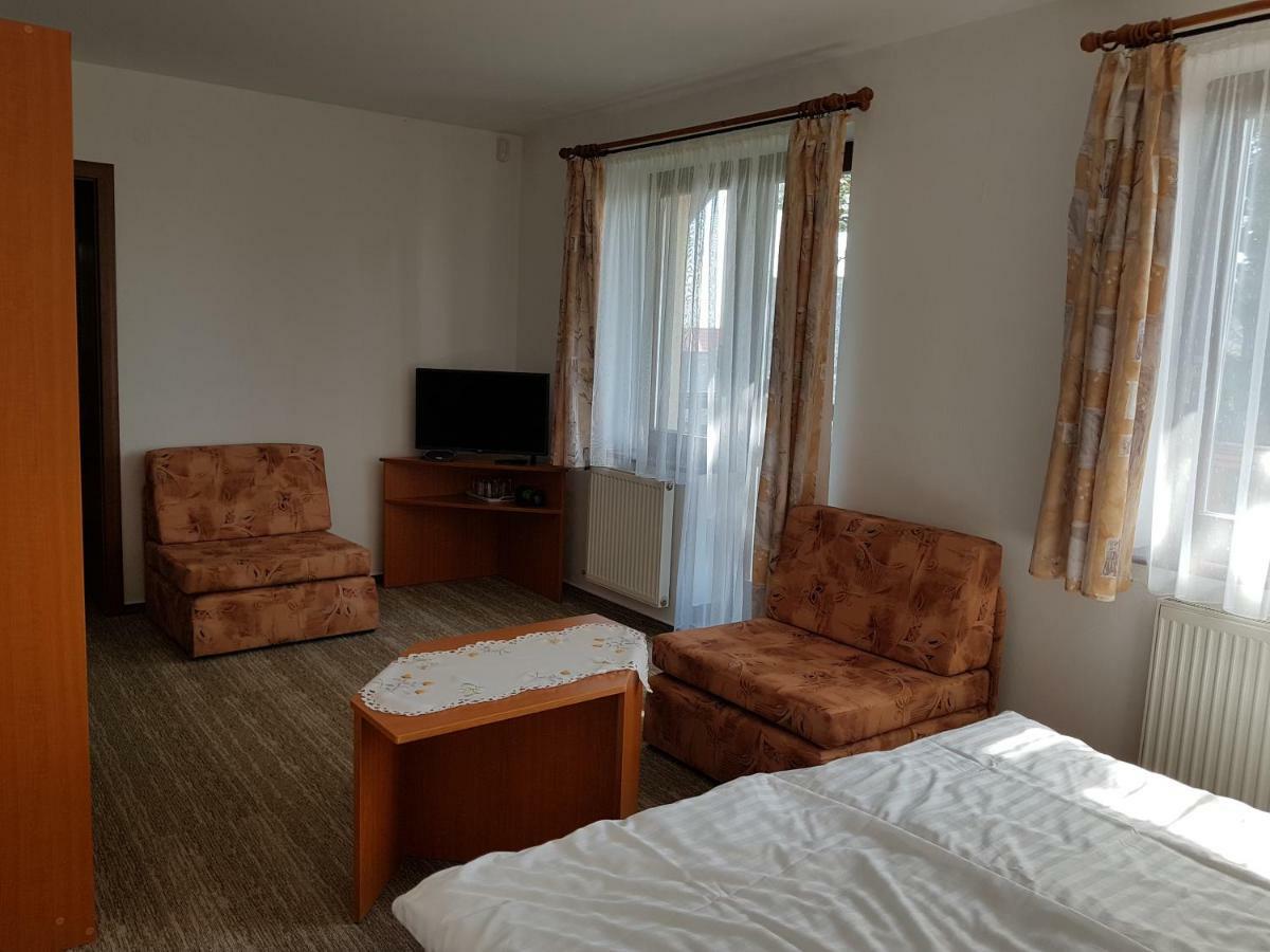 Guest House Boba Štrba Buitenkant foto